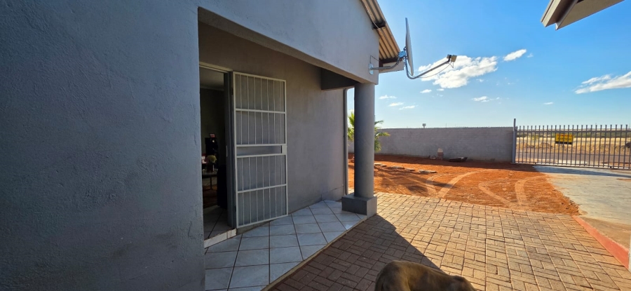 2 Bedroom Property for Sale in Keidebees Northern Cape